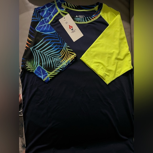 NWT Liberty Pro men’s tshirt - Picture 2 of 4